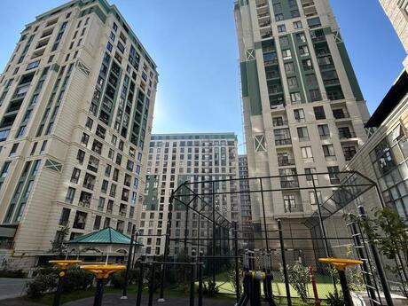 4 otaqlı yeni tikili - Gənclik m. - 219.6 m²