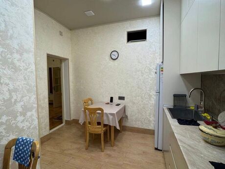 3 otaqlı köhnə tikili - İçəri Şəhər m. - 75 m²