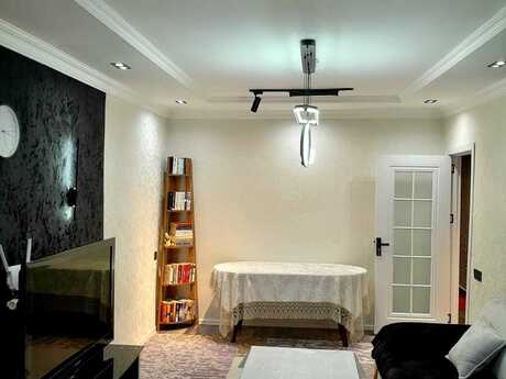3 otaqlı köhnə tikili - Bayıl q. - 62 m²
