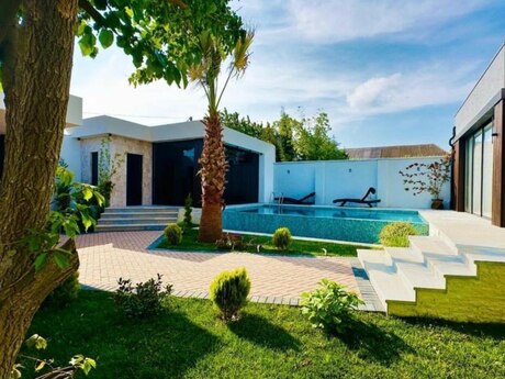 4 otaqlı həyət evi/bağ evi - Şüvəlan q. - 200 m²