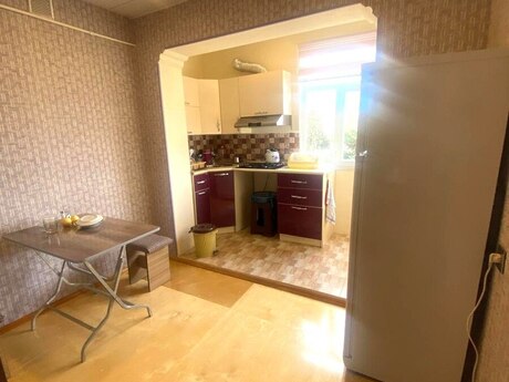 1 otaqlı köhnə tikili - Bakıxanov q. - 45 m²