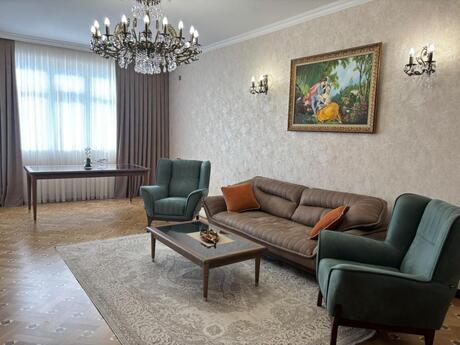 4 otaqlı yeni tikili - Nəriman Nərimanov m. - 165 m²