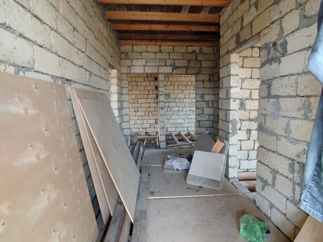 5 otaqlı həyət evi/bağ evi - Novxanı q. - 90 m²