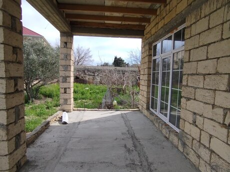 5 otaqlı həyət evi/bağ evi - Novxanı q. - 90 m²