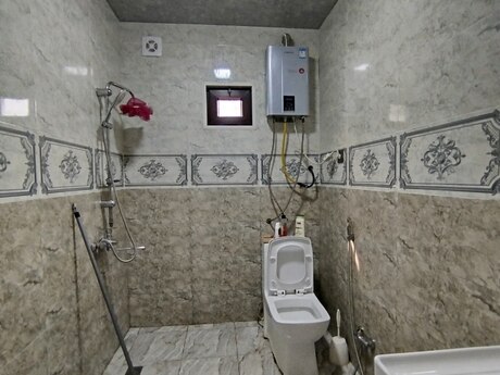 5 otaqlı həyət evi/bağ evi - Novxanı q. - 90 m²