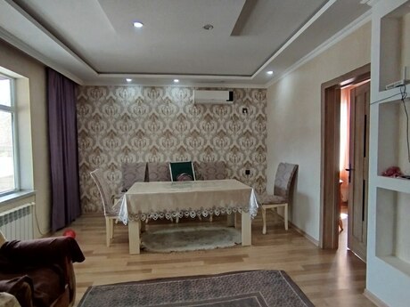 6 otaqlı həyət evi/bağ evi - Novxanı q. - 70 m²