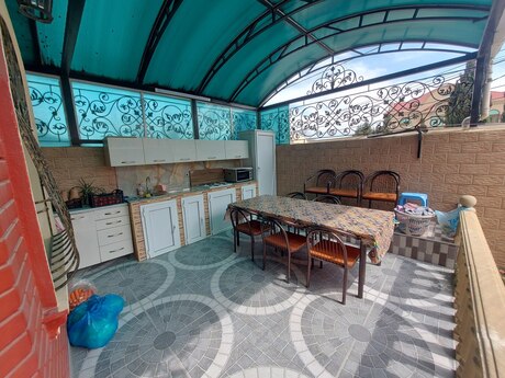5 otaqlı həyət evi/bağ evi - Biləcəri q. - 240 m²