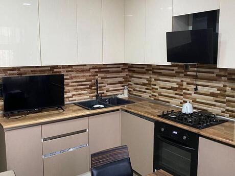 2 otaqlı köhnə tikili - Memar Əcəmi m. - 60 m²