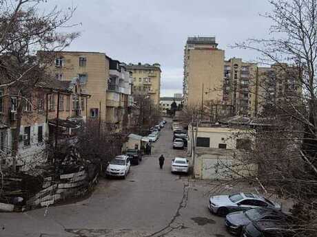 3 otaqlı köhnə tikili - Elmlər Akademiyası m. - 90 m²