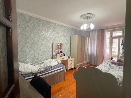 3 otaqlı köhnə tikili - Azadlıq Prospekti m. - 85 m²