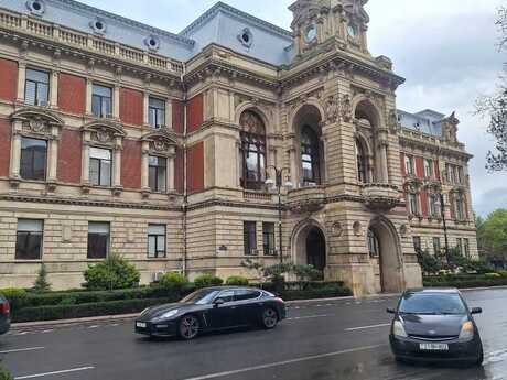 3 otaqlı köhnə tikili - İçəri Şəhər m. - 68 m²