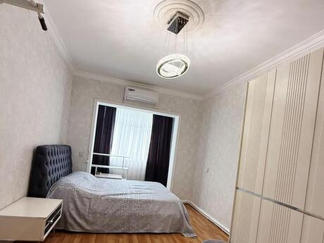 3 otaqlı köhnə tikili - Azadlıq Prospekti m. - 90 m²