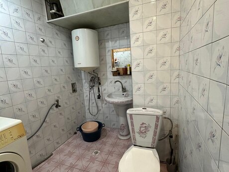 2 otaqlı köhnə tikili - Köhnə Günəşli q. - 45 m²