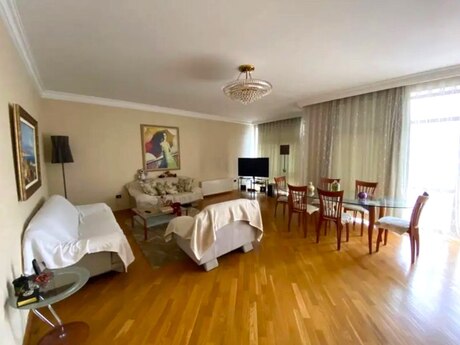 3 otaqlı yeni tikili - 28 May m. - 140 m²
