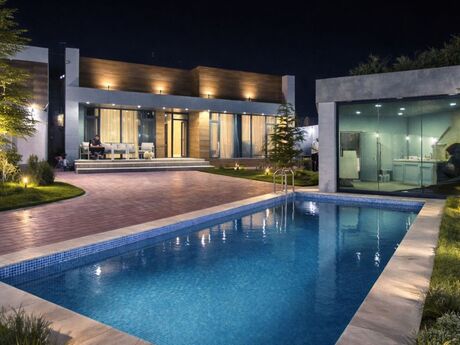 4 otaqlı həyət evi/bağ evi - Şüvəlan q. - 250 m²