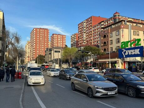 2 otaqlı köhnə tikili - Azadlıq Prospekti m. - 70 m²