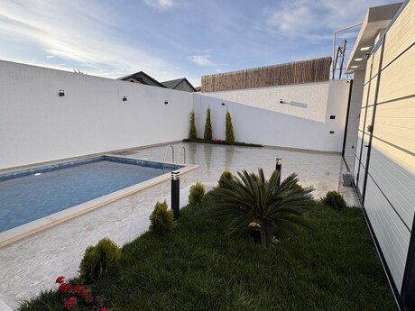 4 otaqlı həyət evi/bağ evi - Mərdəkan q. - 200 m²