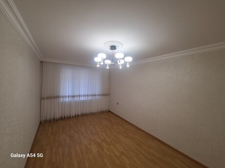 3 otaqlı köhnə tikili - Elmlər Akademiyası m. - 70 m²