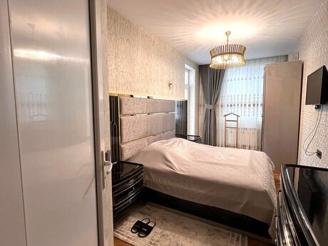 4 otaqlı yeni tikili - Nizami m. - 200 m²