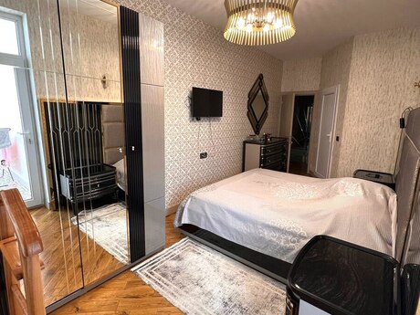 4 otaqlı yeni tikili - Nizami m. - 200 m²