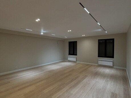 House with Garden, Villa For Rent