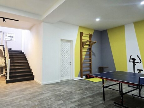 House with Garden, Villa For Rent