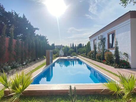 5 otaqlı həyət evi/bağ evi - Mərdəkan q. - 250 m²