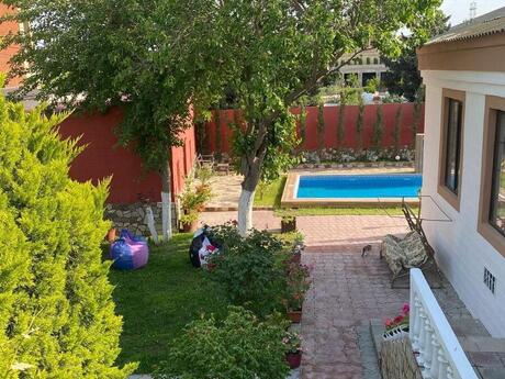 5 otaqlı həyət evi/bağ evi - Mərdəkan q. - 250 m²