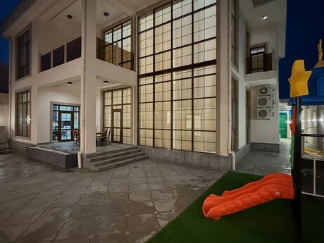 5 otaqlı həyət evi/bağ evi - Mərdəkan q. - 400 m²