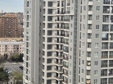 4 otaqlı mənzil, 225 m², 28 May: 600 000 ₼ 2