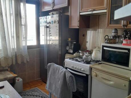 3 otaqlı köhnə tikili - Azadlıq Prospekti m. - 90 m²