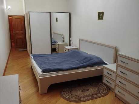 3-комн. новостройка - м. Ичеришехер - 137 м²