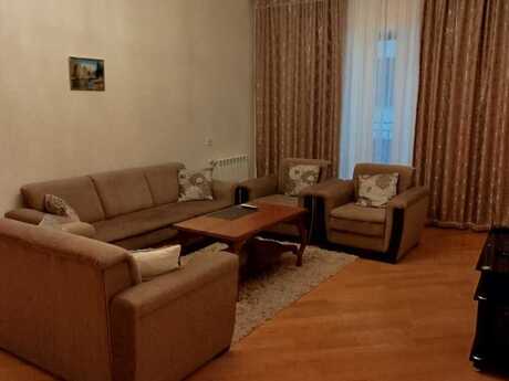 3-комн. новостройка - м. Ичеришехер - 137 м²