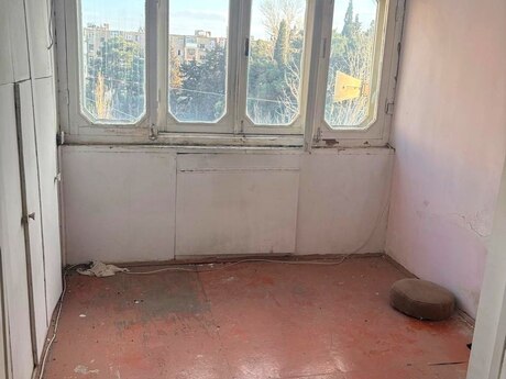3 otaqlı köhnə tikili - İnşaatçılar m. - 80 m²
