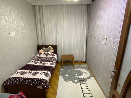 4 otaqlı köhnə tikili - Yeni Günəşli q. - 100 m²
