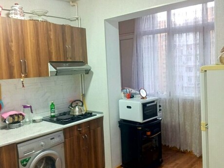 1 otaqlı köhnə tikili - İnşaatçılar m. - 40 m²
