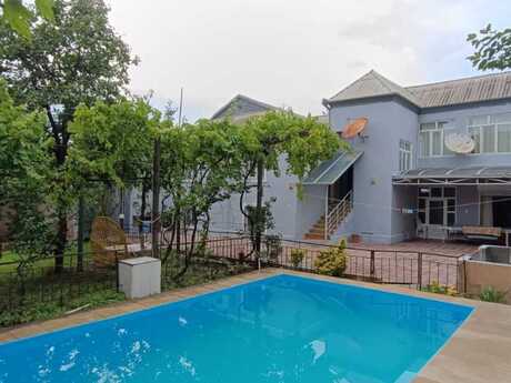 4 otaqlı həyət evi/bağ evi - Novxanı q. - 200 m²