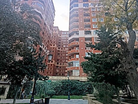 4 otaqlı yeni tikili - Nizami m. - 135 m²