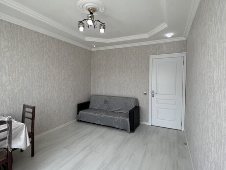 2 otaqlı köhnə tikili - 8-ci kilometr q. - 50 m²