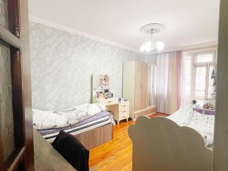 3 otaqlı köhnə tikili - Azadlıq Prospekti m. - 90 m²