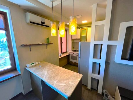 2 otaqlı köhnə tikili - Yasamal q. - 50 m²