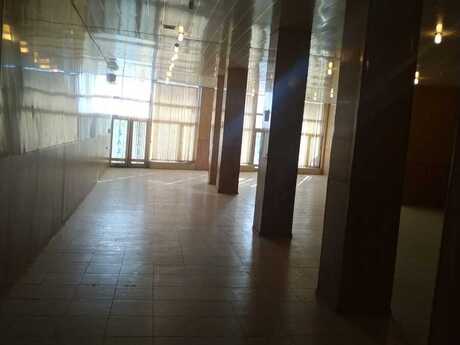 Obyekt - İnşaatçılar m. - 300 m²