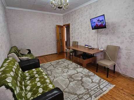 3 otaqlı köhnə tikili - Azadlıq Prospekti m. - 70 m²