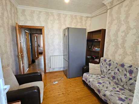 3 otaqlı köhnə tikili - Azadlıq Prospekti m. - 70 m²