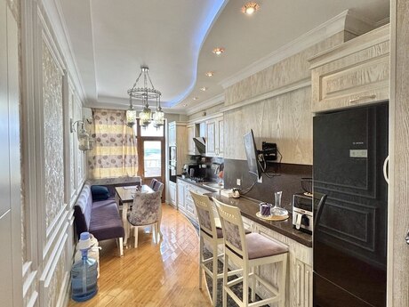 3 otaqlı yeni tikili - Nərimanov r. - 184 m²