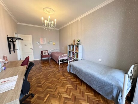 4 otaqlı köhnə tikili - Qara Qarayev m. - 85 m²