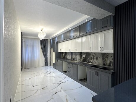 4 otaqlı yeni tikili - Azadlıq Prospekti m. - 215 m²