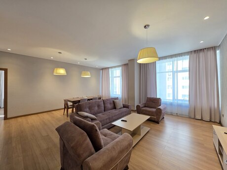 4 otaqlı yeni tikili - Şah İsmayıl Xətai m. - 180 m²