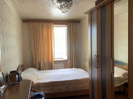 3-комн. вторичка - м. Элмляр Академиясы - 70 м²