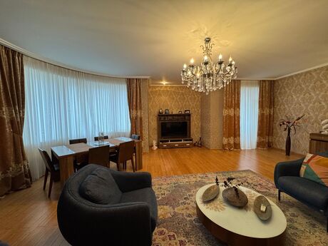 4 otaqlı yeni tikili - Şah İsmayıl Xətai m. - 200 m²
